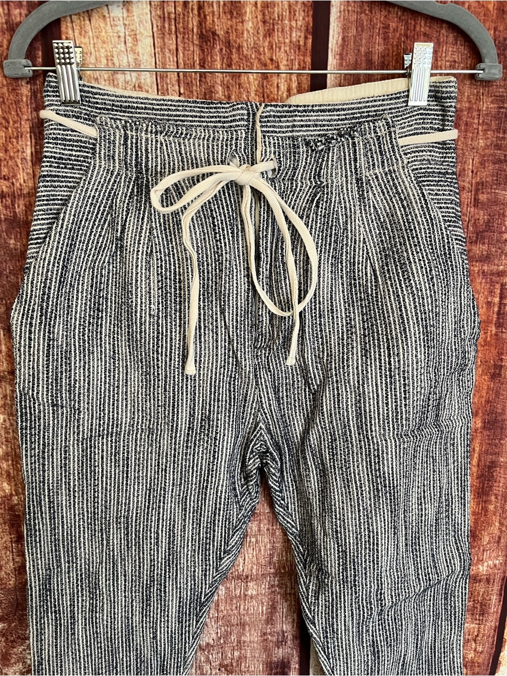 Free People | High-Waisted Cropped Trousers - Picture 6 of 11